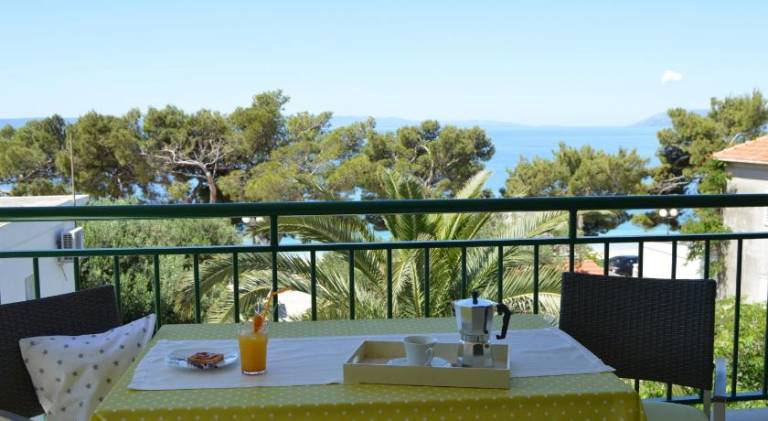 Beautiful apartment with patio, yard & BBQ | Close to the beach | Dogs allowed — photo 3
