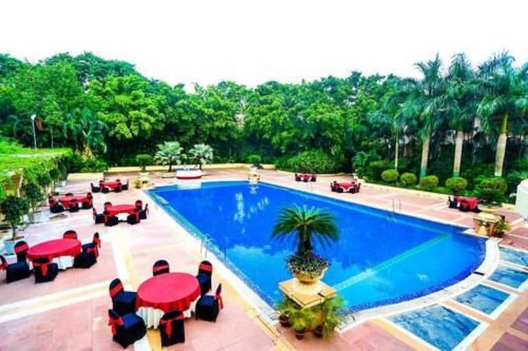 Hotel Swosti Premium