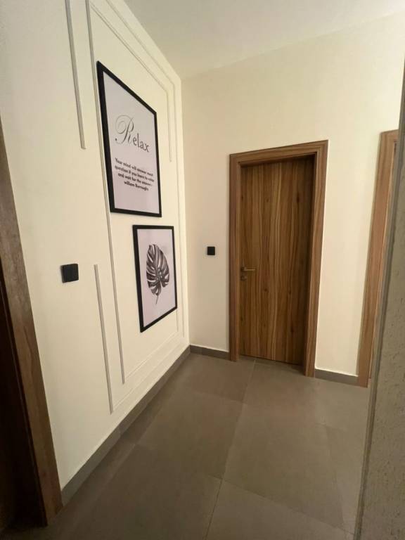 Apartment with pool — photo 4