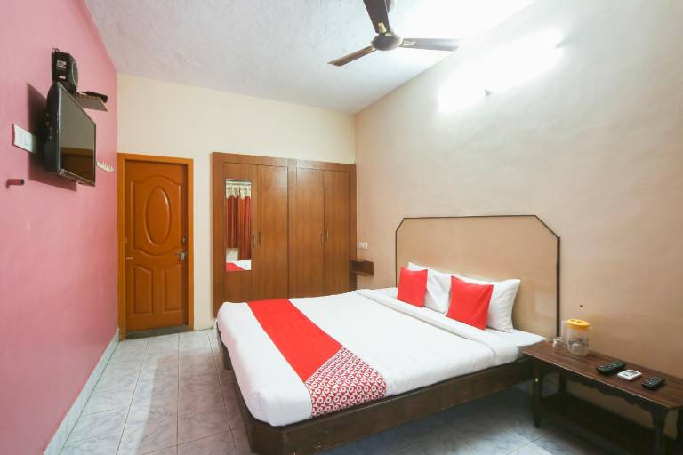 OYO 60708 Jaya Krishna Mansion