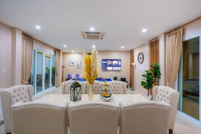 Wonderful villa with pool, garden & grill | Perfect for remote work | Pets allowed — photo 3