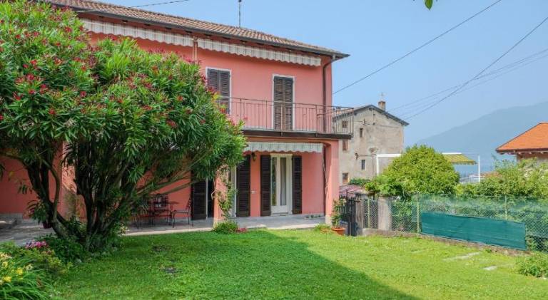 Villa with barbeque, terrace & yard in Menaggio