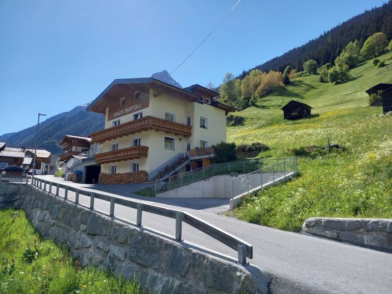 Ferienwohnung in Kappl, Bach für max. 4 Gäste