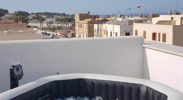 Lovely holiday apartment with jacuzzi | Next to the beach | Pets are welcome in San Vito Lo Capo
