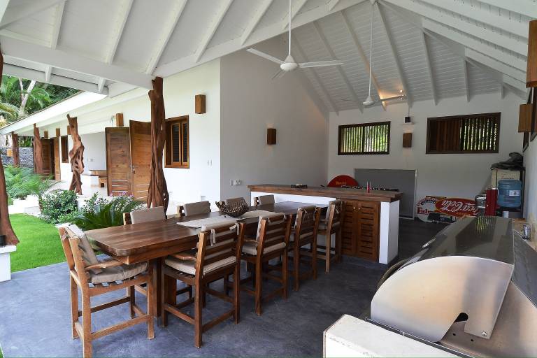 Villa with terrace, garden & private pool | Sea view — photo 4