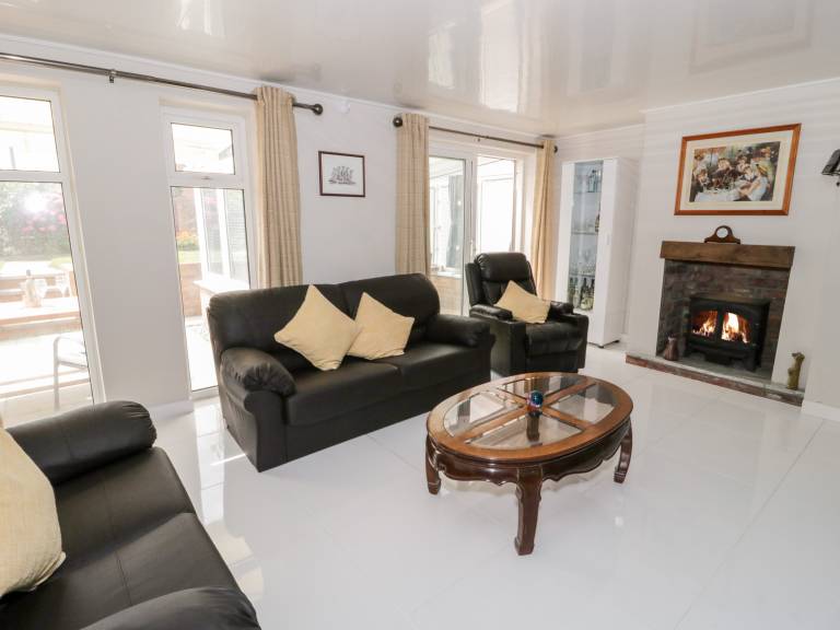 Fully equipped cottage with yard | Beach view | Pet-friendly — photo 5