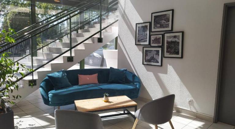 Serviced apartment with terrace & yard — photo 4