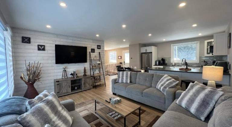 Villa | Pet-friendly in Dysart et al, ON