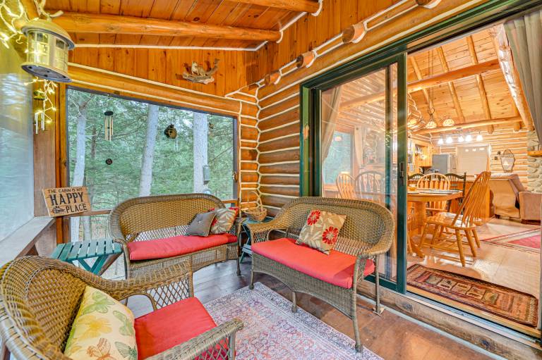 On Site Pond & Trails Lake Luzerne Cabin