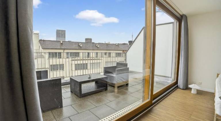 Exclusive Rooftop Duplex Penthouse, Hot Tub, 2 Terrace Views, 230sqm, Downtown, 6min walk to main st — photo 4
