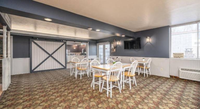 Dakotah Lodge — photo 4