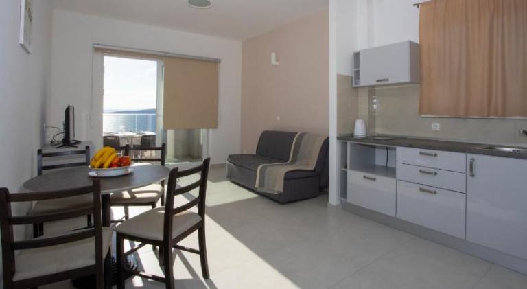 Rental apartment with yard & terrace | Perfect for remote work — photo 5