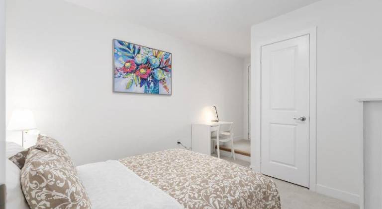 CEDAR Double Room with attached private Bathroom and Balcony in Toronto ON Canada