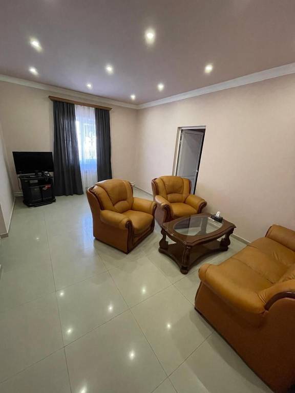 Lux Plaza Hotel EVN airport — photo 4