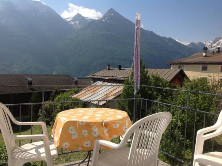 Rental apartment with grill & patio — photo 4