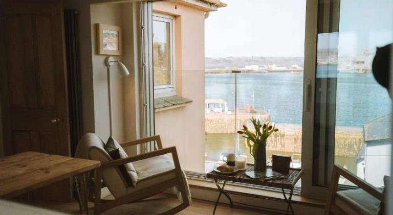 Holiday apartment with 3 rooms for 5 persons in Falmouth