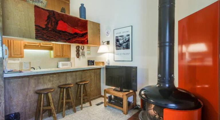 Rental apartment with jacuzzi — photo 4