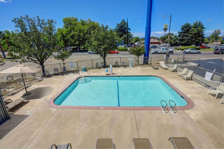 Motel 6 Red Bluff, CA — photo 5