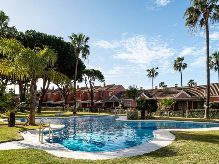 Fully equipped charming rental apartment with pool & yard | Pets allowed in Chiclana de la Frontera