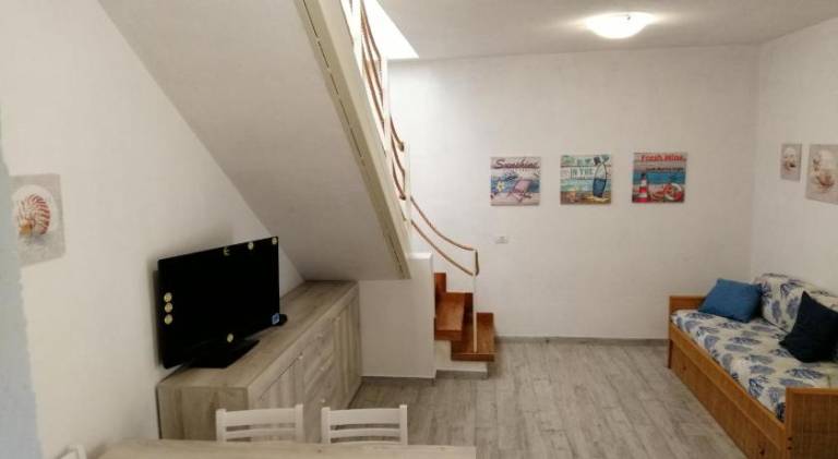 Rental apartment with terrace — photo 2