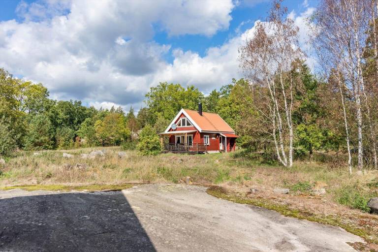 Pleasant vacation home with sauna, terrace & barbeque | Pets are welcome — photo 3