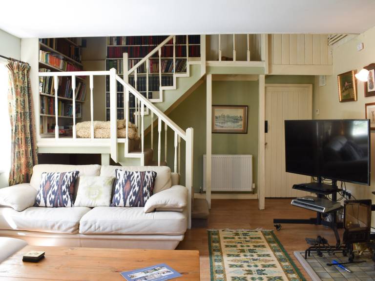 Cottage with garden | River view — photo 2
