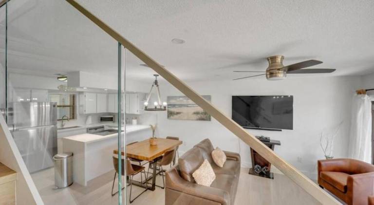 Pleasant vacation home with pool | Pet-friendly — photo 2