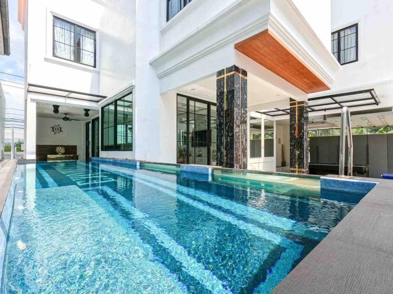 Villa with pool & BBQ | Perfect for remote work | Pets allowed in Pattaya
