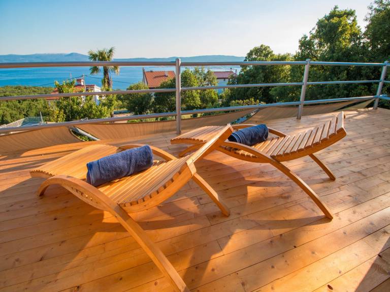 Fully equipped house with hot tub, barbecue & private pool | Sea view | Pet-friendly in Crikvenica