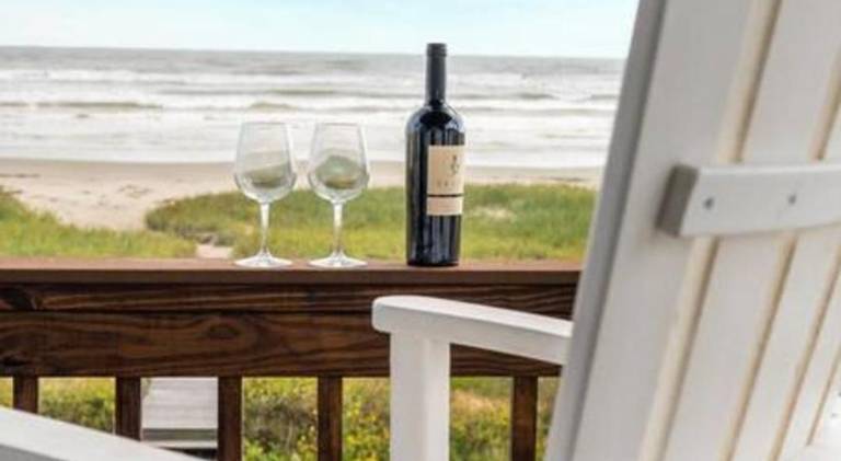 House | Beach nearby | Pet-friendly in Galveston, TX