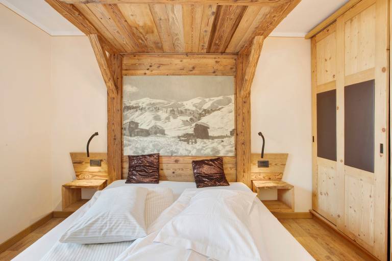 "Appartamento 1 Deluxe - Alpen Suite" with Mountain View, Garden & Wi-Fi in Livigno