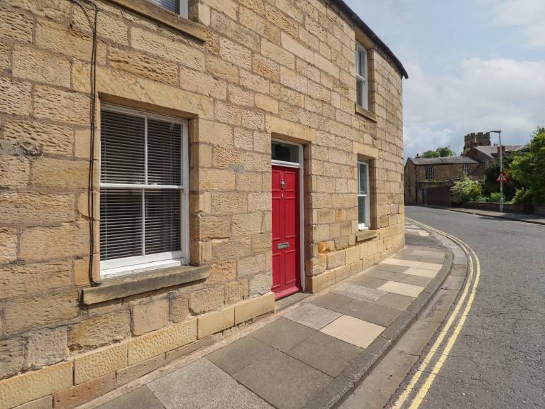 Cottage with patio in Alnwick