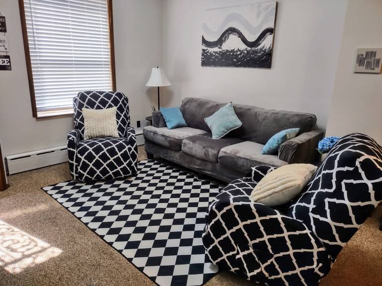 Child-friendly nice vacation home with yard | Pets allowed — photo 3