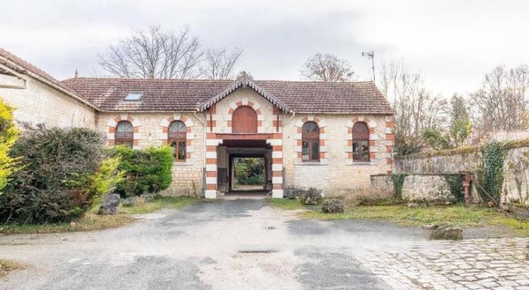 Holiday apartment with 1 room for 3 persons in Saintes