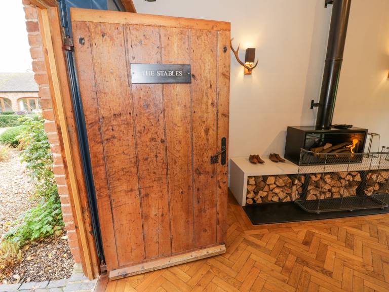 Family-oriented lovely cottage with yard | Pets allowed — photo 4