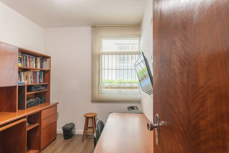 Holiday apartment with yard — photo 4