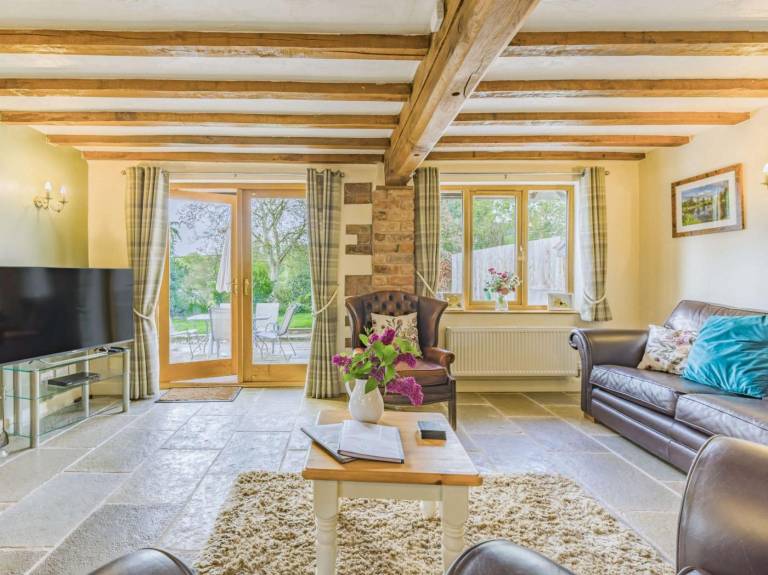 Wonderful cottage with jacuzzi & yard | Pet-friendly — photo 5