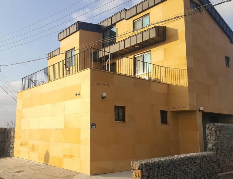 269 m&sup2; Ferienhaus