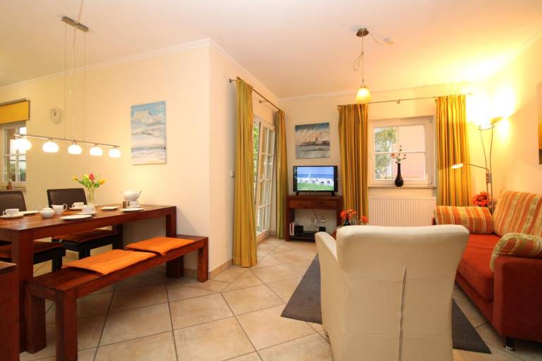 Uns Strandhus WE 3 - Felice: strandnahe und komfortable 2-Zimmer-Fewo in Kuehlungsborn