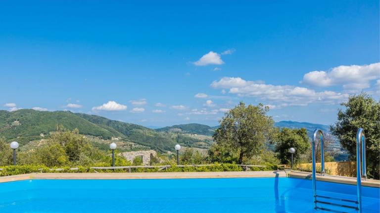 Villa Simonetta, Splendid Property inTuscany with private pool and jacuzzi — photo 3