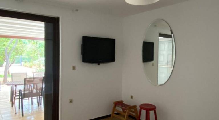 Rental apartment with patio & yard | Pets allowed — photo 2