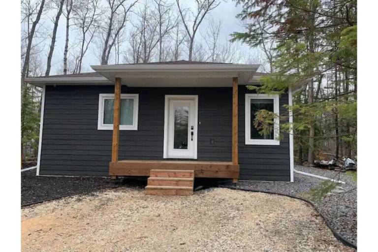 Cabin Cape Coppermine