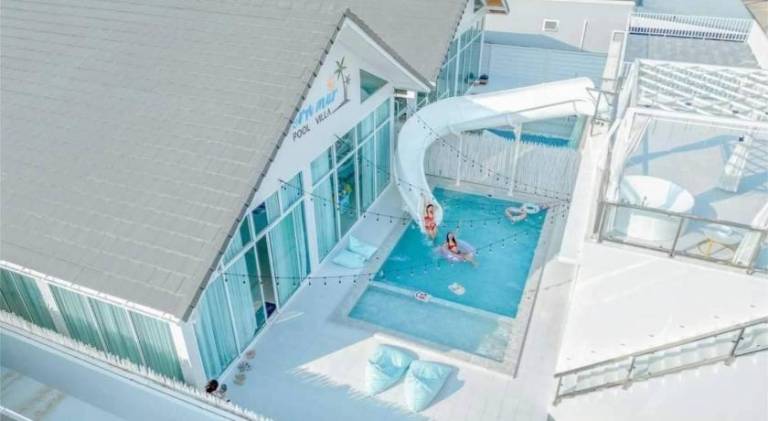 Villa with BBQ, pool & hot tub — photo 5