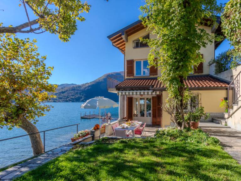 House  Lake Lugano