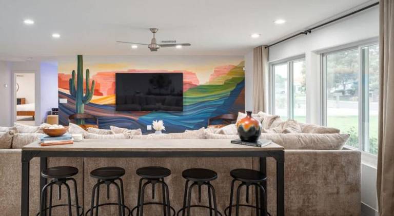 Charming house with pool | Perfect for remote work | Dogs allowed in Phoenix, AZ