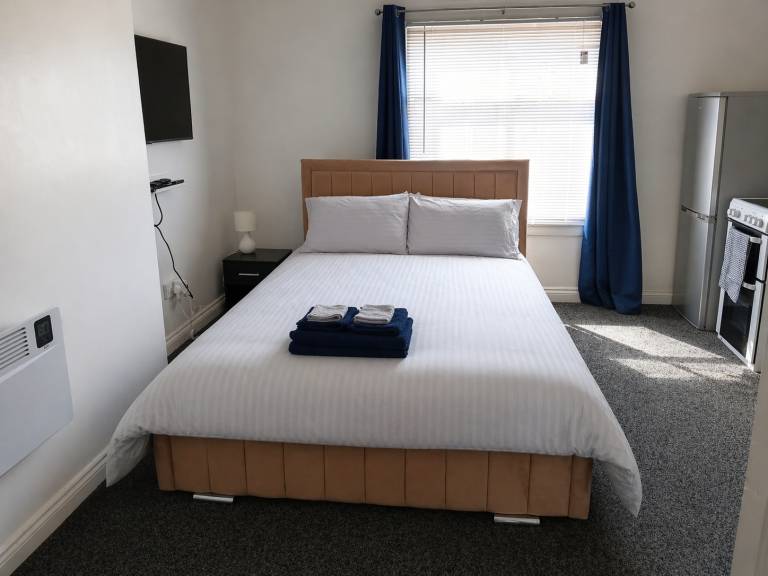 Studio Sleeps 2 with Parking