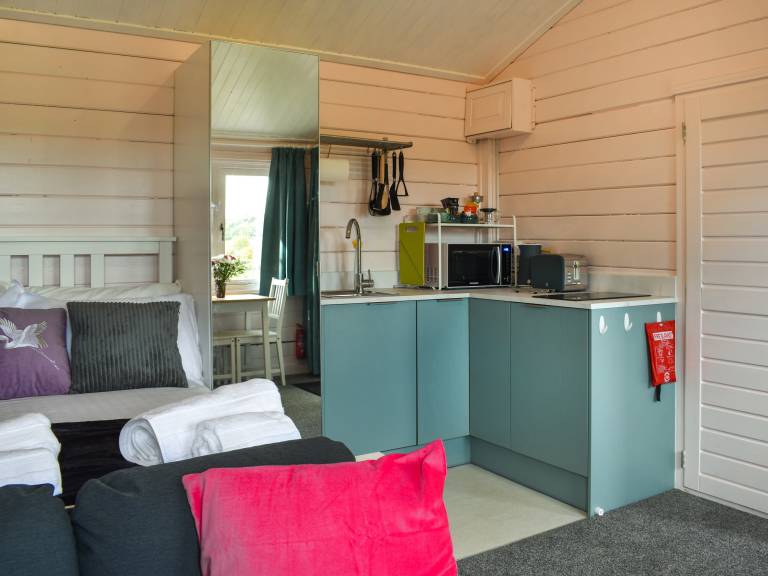 Family-oriented cottage with barbecue & yard | River view | Pet-friendly — photo 5