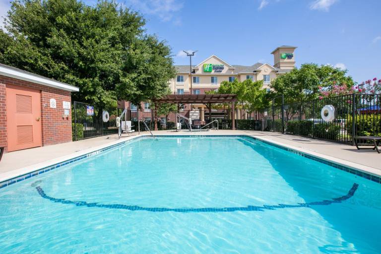 Holiday Inn Express Hotel & Suites Dallas - Grand Prairie I-20 By IHG — photo 2