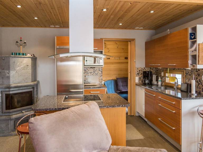 Vacation home with patio, barbeque & sauna | Nature view — photo 3