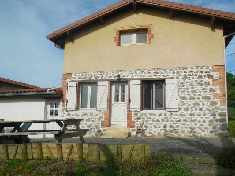 Cottage with barbecue & garden — photo 2